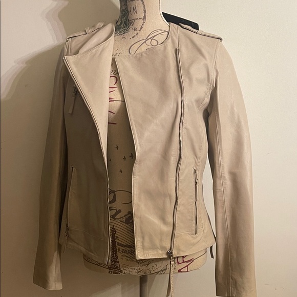 Elegant Cream Leather Jacket for Women - Picture 9 of 15